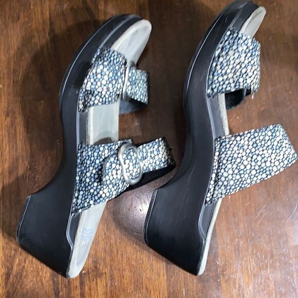 Dansko strappy slip on clog sandals size 37 - Picture 6 of 8